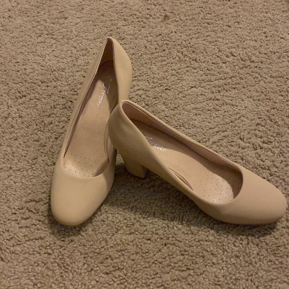 Tan heels, shoes - business or casual wear